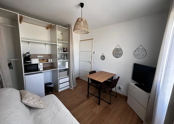 Modernes Avec Salle De Bain Privative Saint-Pierre-du-Mont (Landes)