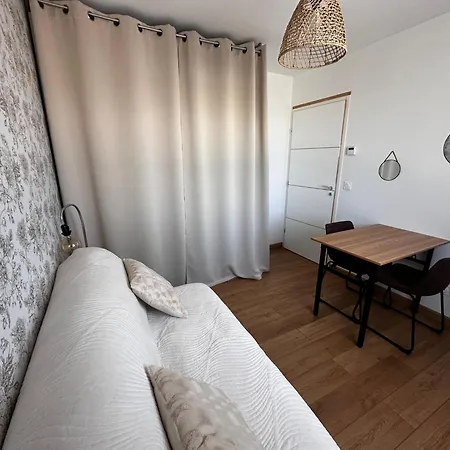 Modernes Avec Salle De Bain Privative